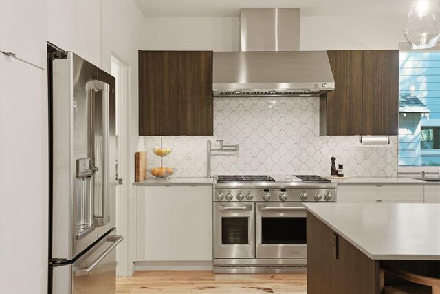 2048 NW Shiraz Court, Bend, OR 97703