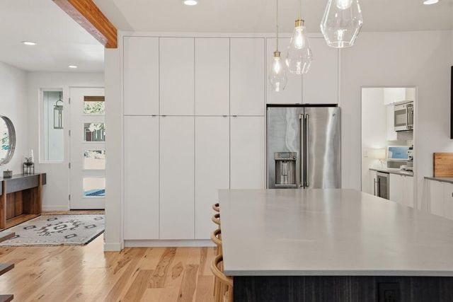 2048 NW Shiraz Court, Bend, OR 97703