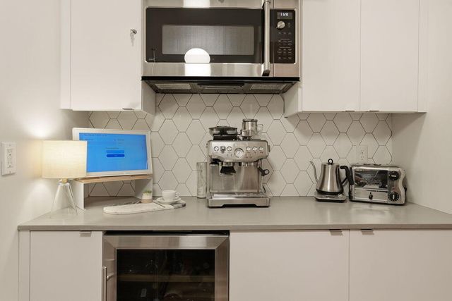 2048 NW Shiraz Court, Bend, OR 97703