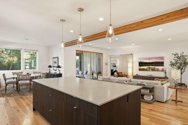 2048 NW Shiraz Court, Bend, OR 97703