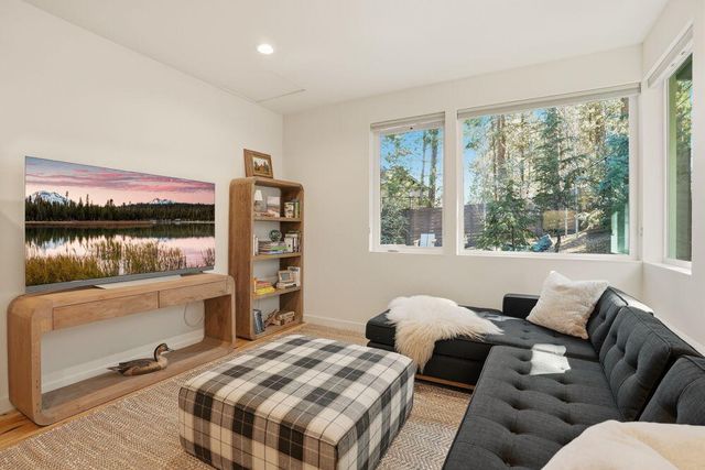 2048 NW Shiraz Court, Bend, OR 97703