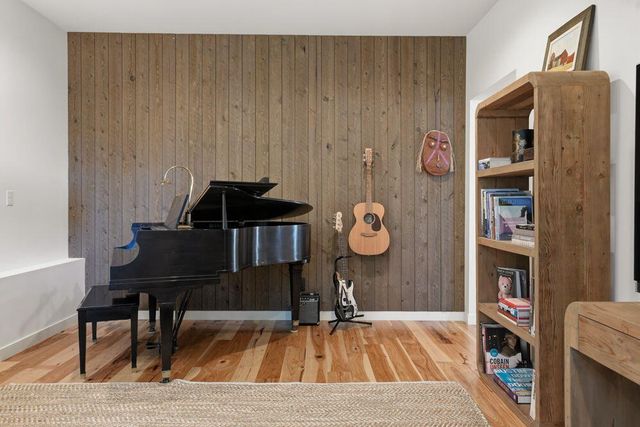 2048 NW Shiraz Court, Bend, OR 97703