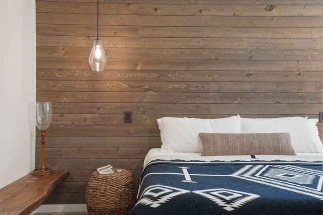 2048 NW Shiraz Court, Bend, OR 97703