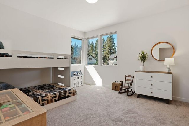 2048 NW Shiraz Court, Bend, OR 97703