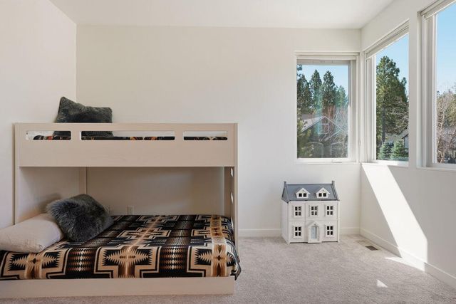 2048 NW Shiraz Court, Bend, OR 97703