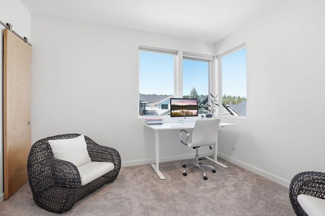 2048 NW Shiraz Court, Bend, OR 97703