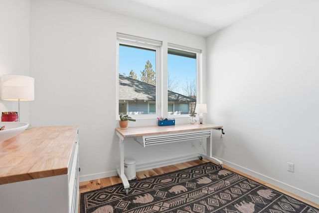 2048 NW Shiraz Court, Bend, OR 97703