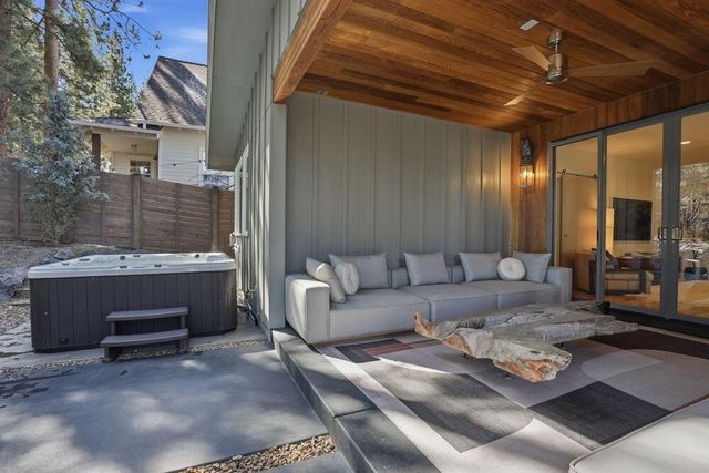 2048 NW Shiraz Court, Bend, OR 97703