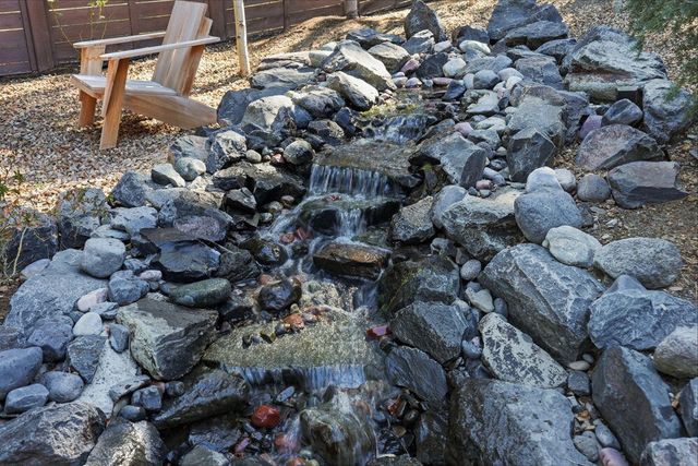 2048 NW Shiraz Court, Bend, OR 97703