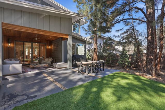 2048 NW Shiraz Court, Bend, OR 97703