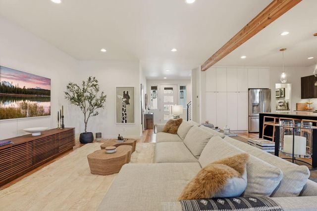 2048 NW Shiraz Court, Bend, OR 97703