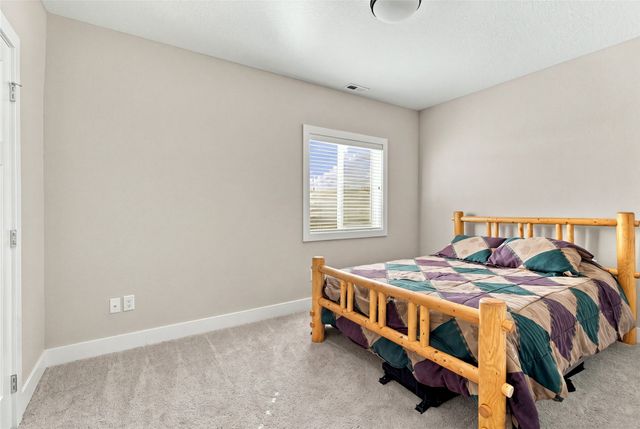 5532 147th Street, Urbandale, IA 50323