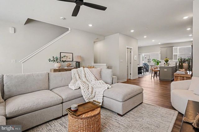 11 KARPOVICH ALLEY, Bridgeport, PA 19405