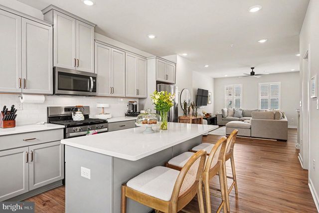 11 KARPOVICH ALLEY, Bridgeport, PA 19405