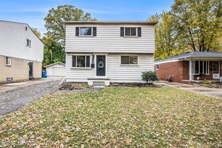 4558 Universal Street, Dearborn Heights, MI 48125