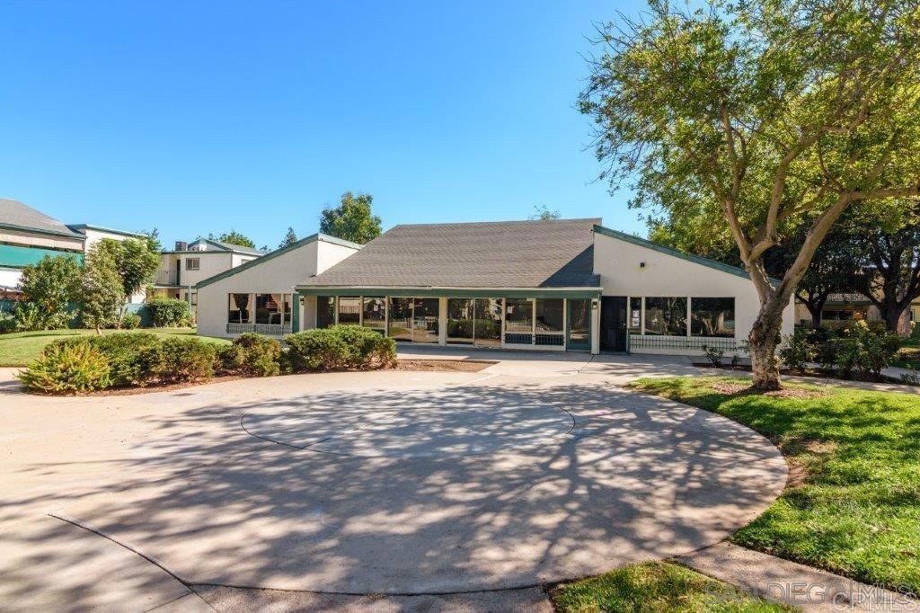 Image 23 of property listing at 1817 E Grand Avenue 77, Escondido, CA 92027