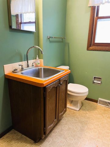 840 RAMBLE LANE, Plover, WI 54467