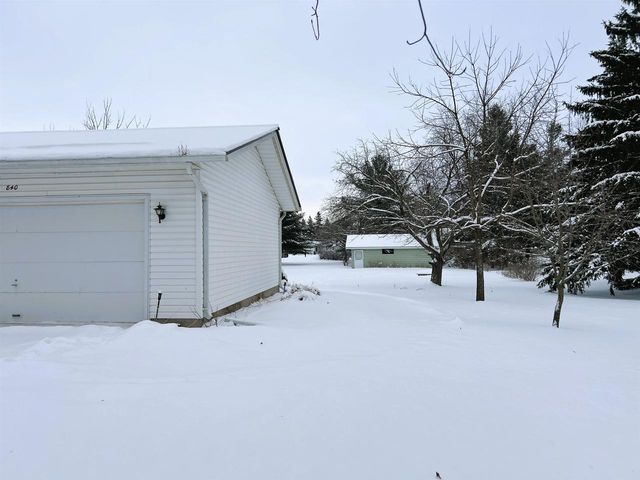840 RAMBLE LANE, Plover, WI 54467