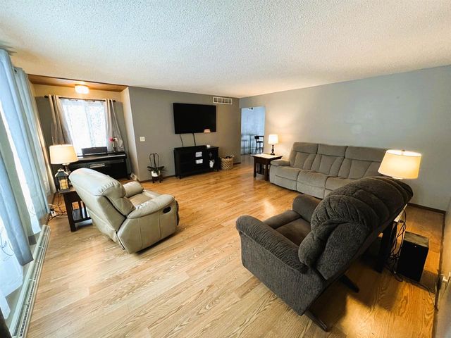 840 RAMBLE LANE, Plover, WI 54467