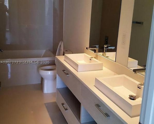 45 SW 9th St 2102, Miami, FL 33130