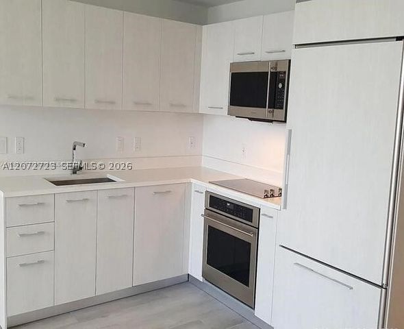 45 SW 9th St 2102, Miami, FL 33130