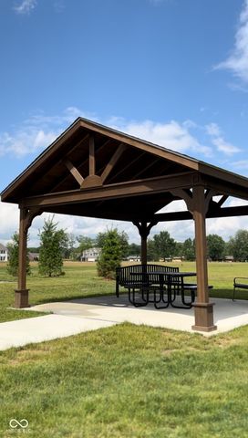 3860 White Willow Way, New Palestine, IN 46163