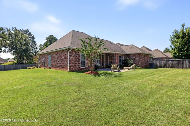 45 Thornbury Lane, Hattiesburg, MS 39402