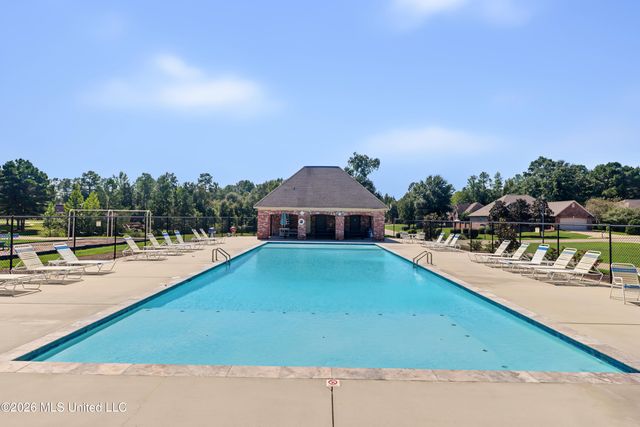 45 Thornbury Lane, Hattiesburg, MS 39402