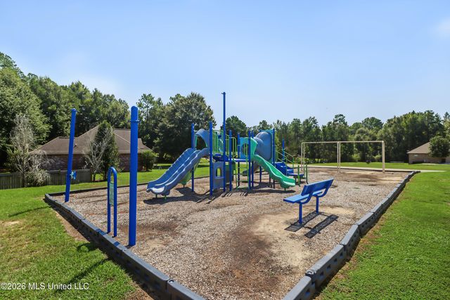 45 Thornbury Lane, Hattiesburg, MS 39402