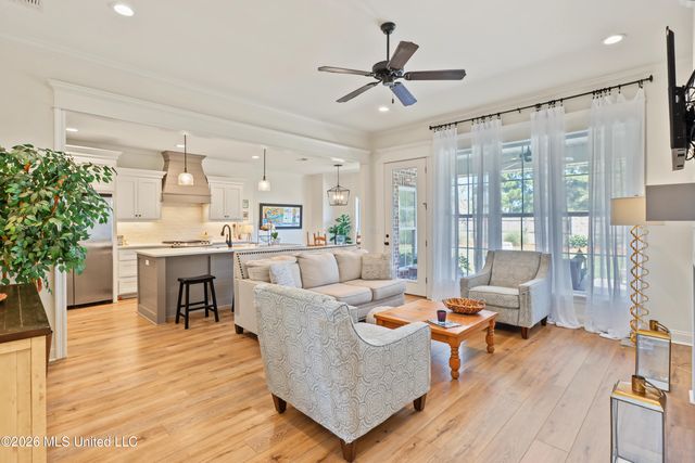 45 Thornbury Lane, Hattiesburg, MS 39402