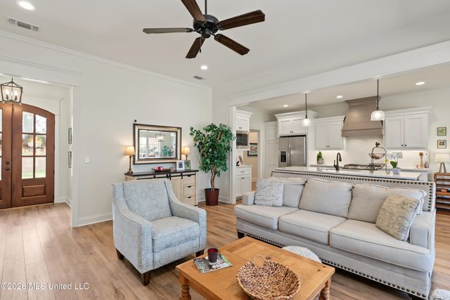 45 Thornbury Lane, Hattiesburg, MS 39402