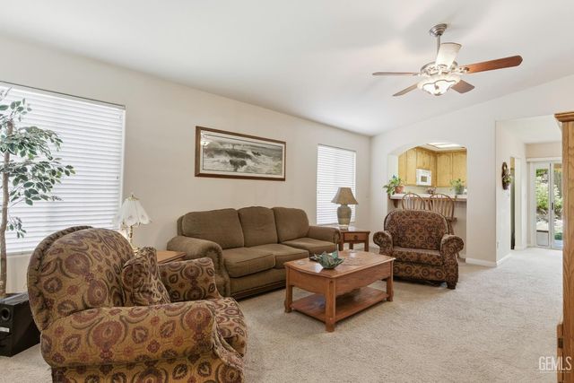 6107 Ragusa Lane, Bakersfield, CA 93308