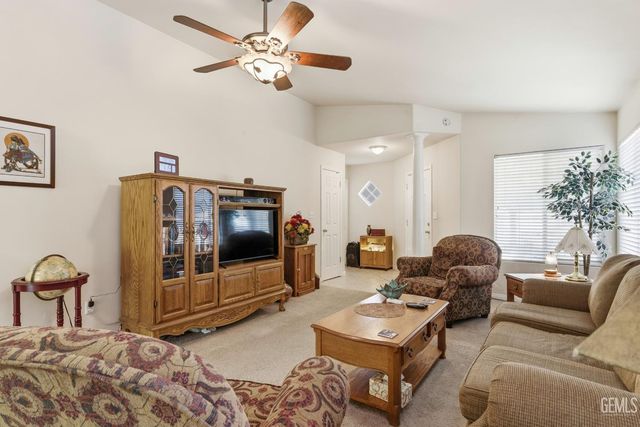 6107 Ragusa Lane, Bakersfield, CA 93308