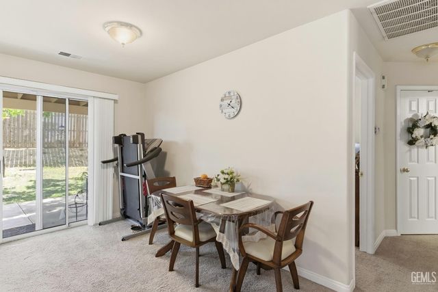 6107 Ragusa Lane, Bakersfield, CA 93308