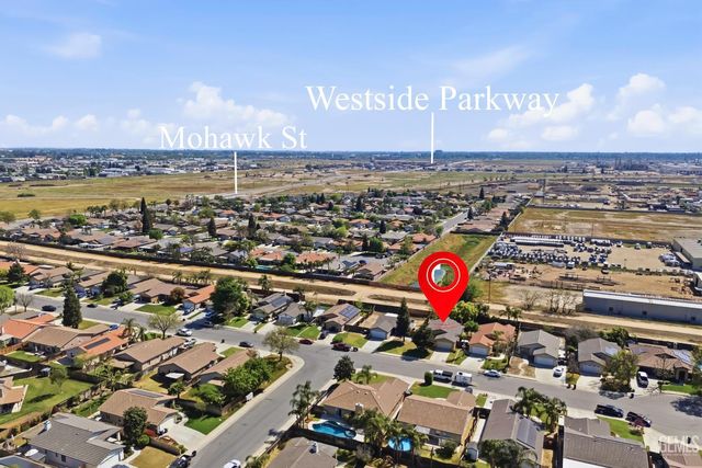 6107 Ragusa Lane, Bakersfield, CA 93308
