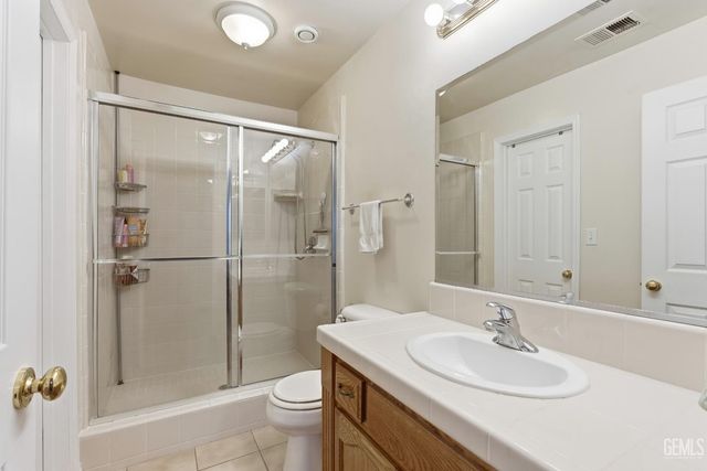 6107 Ragusa Lane, Bakersfield, CA 93308