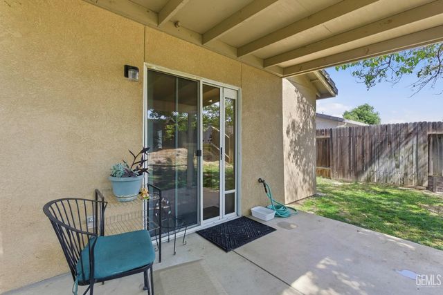 6107 Ragusa Lane, Bakersfield, CA 93308
