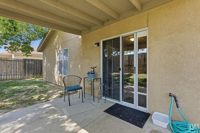 6107 Ragusa Lane, Bakersfield, CA 93308