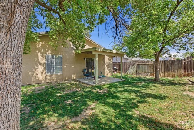 6107 Ragusa Lane, Bakersfield, CA 93308