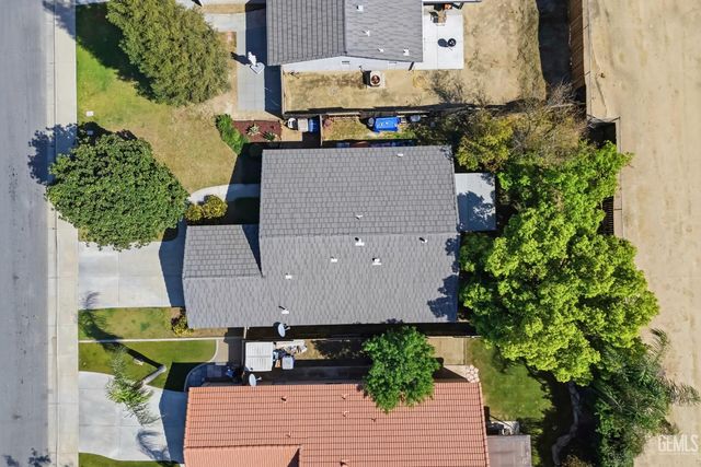 6107 Ragusa Lane, Bakersfield, CA 93308