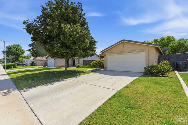 6107 Ragusa Lane, Bakersfield, CA 93308