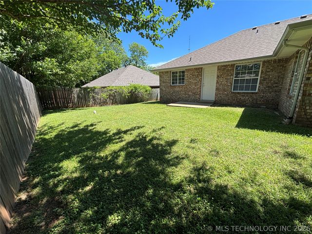 2507 Tanglewood Court, Ardmore, OK 73401
