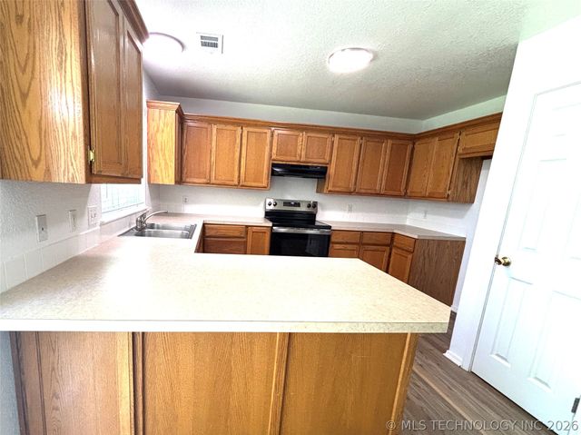 2507 Tanglewood Court, Ardmore, OK 73401