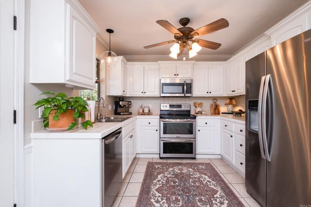 170 Diamond Pointe Drive, Maumelle, AR 72113