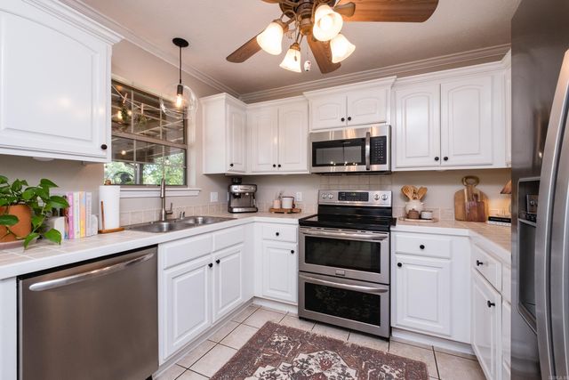 170 Diamond Pointe Drive, Maumelle, AR 72113