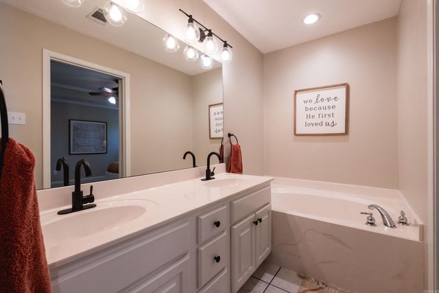 170 Diamond Pointe Drive, Maumelle, AR 72113