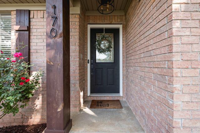 170 Diamond Pointe Drive, Maumelle, AR 72113