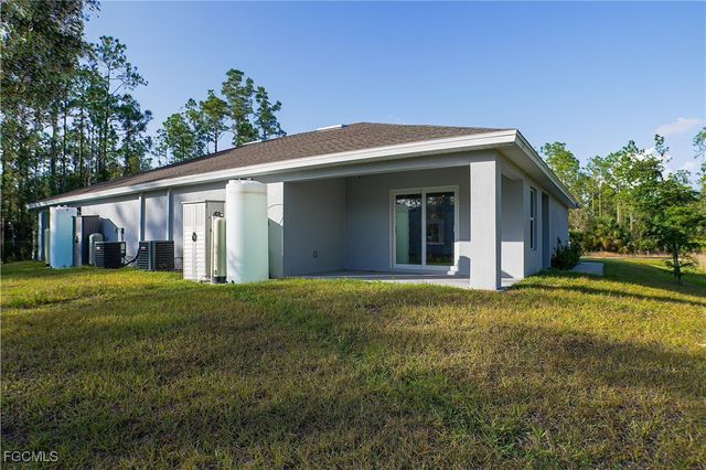 225 rogers ST, Lehigh Acres, FL 33972