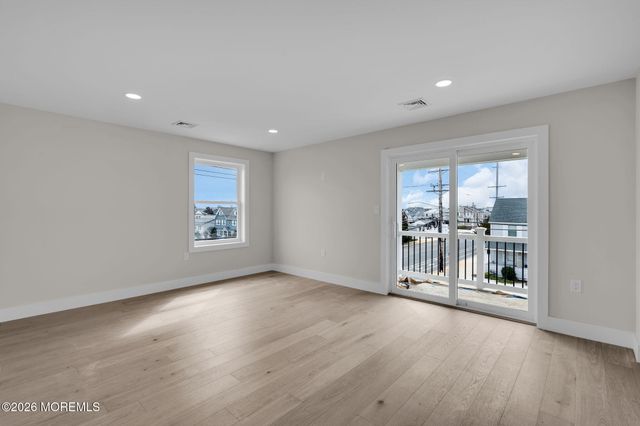 113 New Brunswick Avenue, Lavallette, NJ 08735