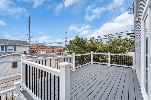 113 New Brunswick Avenue, Lavallette, NJ 08735